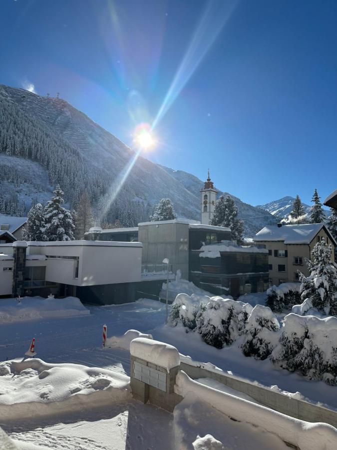 Mondholz Ferienwohnung Andermatt Buitenkant foto